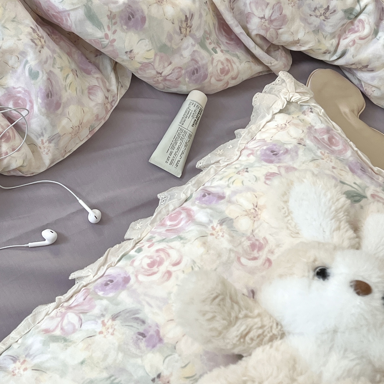 91家纺网 家纺一手货源 找家纺 荣轩家居 2026新款韩式浪漫花边工艺款全棉纯棉双层纱四件套（铺床版） 蔓延-紫