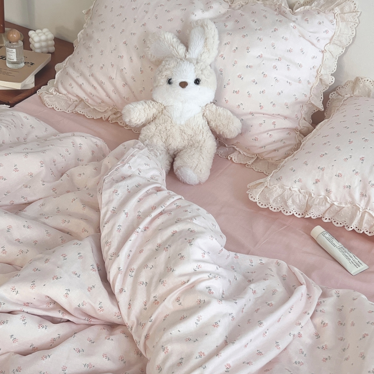 91家纺网 家纺一手货源 找家纺 荣轩家居 2026新款韩式浪漫花边工艺款全棉纯棉双层纱四件套（铺床版） 芳菲粉