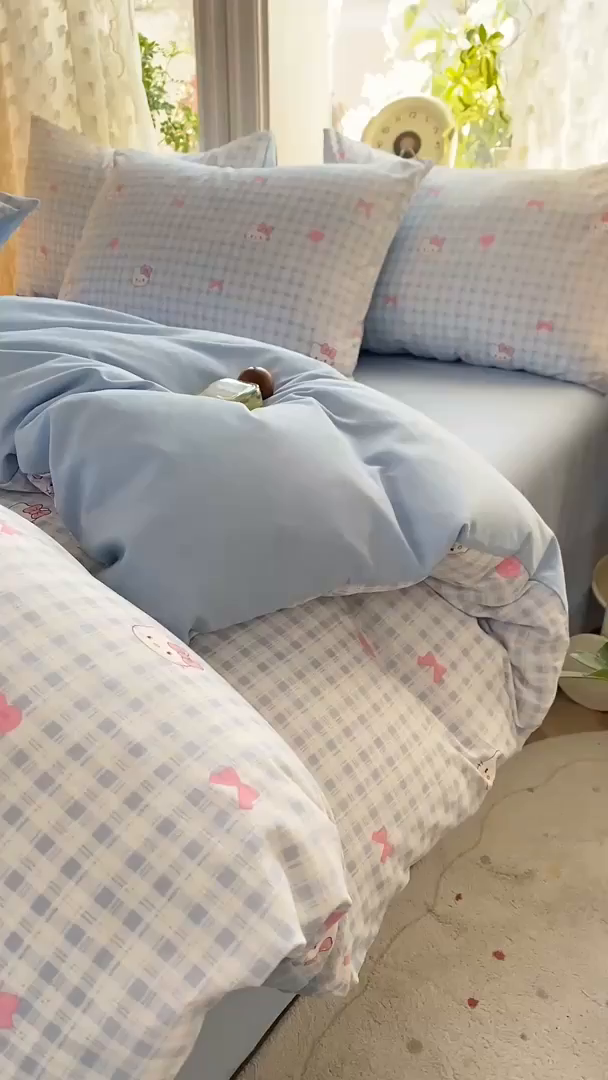 91家纺网 家纺一手货源 找家纺 豫见家纺 2026新款古法水洗仿棉云感纱四件套 乖巧KT-蓝