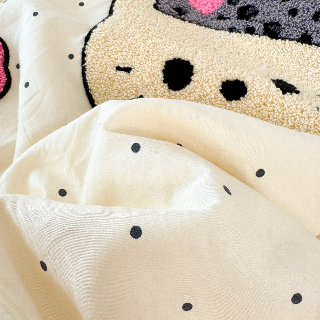 91家纺网 家纺一手货源 找家纺 （总）三朵家纺 2026春夏新款云柔棉水洗棉毛巾绣四件套