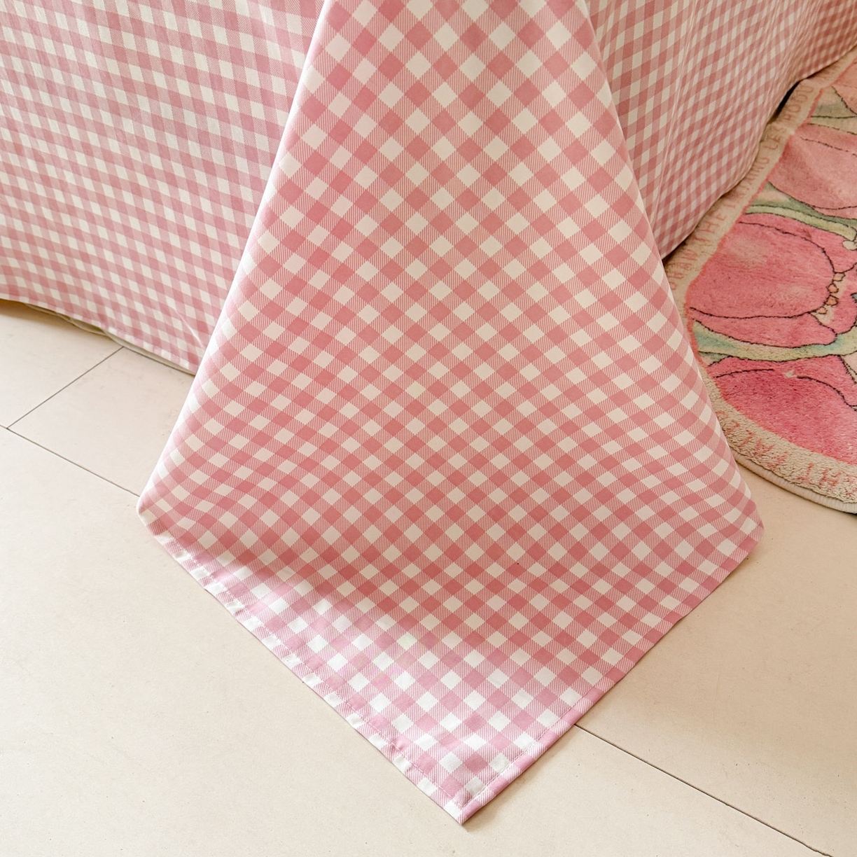 91家纺网 家纺一手货源 找家纺 三朵家纺 2026春夏新款云柔棉水洗棉毛巾绣四件套 蝴蝶结小猫-粉格