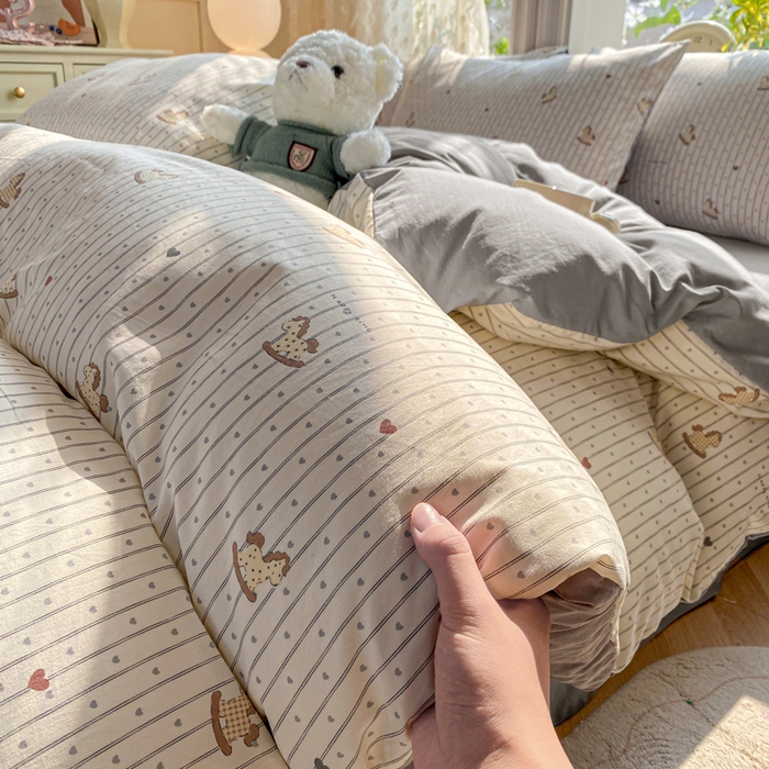 豫见家纺 2026新款古法水洗仿棉云感纱四件套 木马乐园