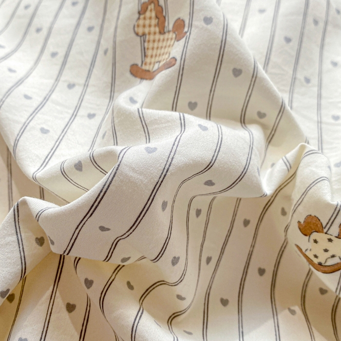 91家纺网 家纺一手货源 找家纺 豫见家纺 2026新款古法水洗仿棉云感纱四件套 木马乐园