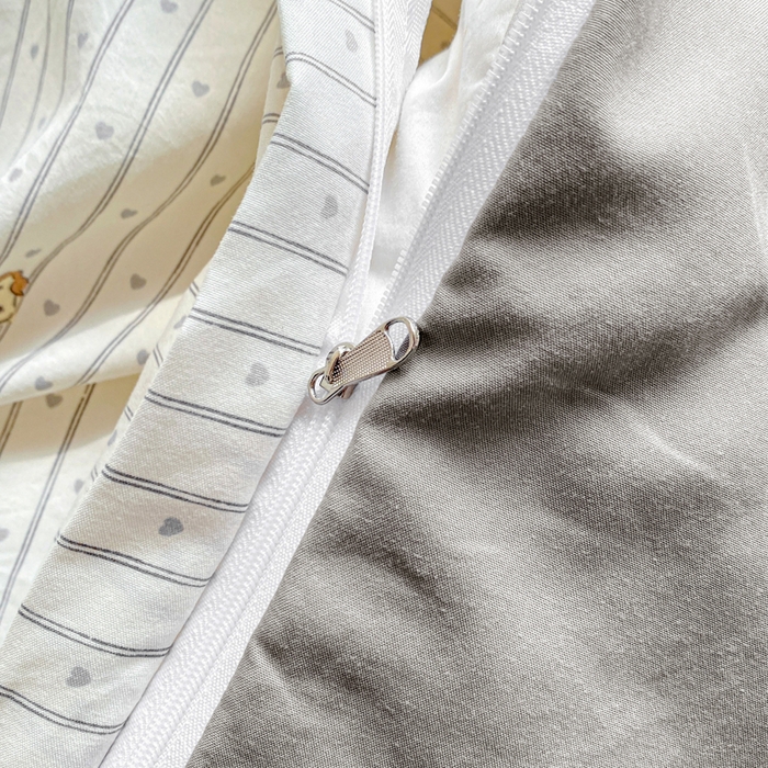 91家纺网 家纺一手货源 找家纺 豫见家纺 2026新款古法水洗仿棉云感纱四件套 木马乐园