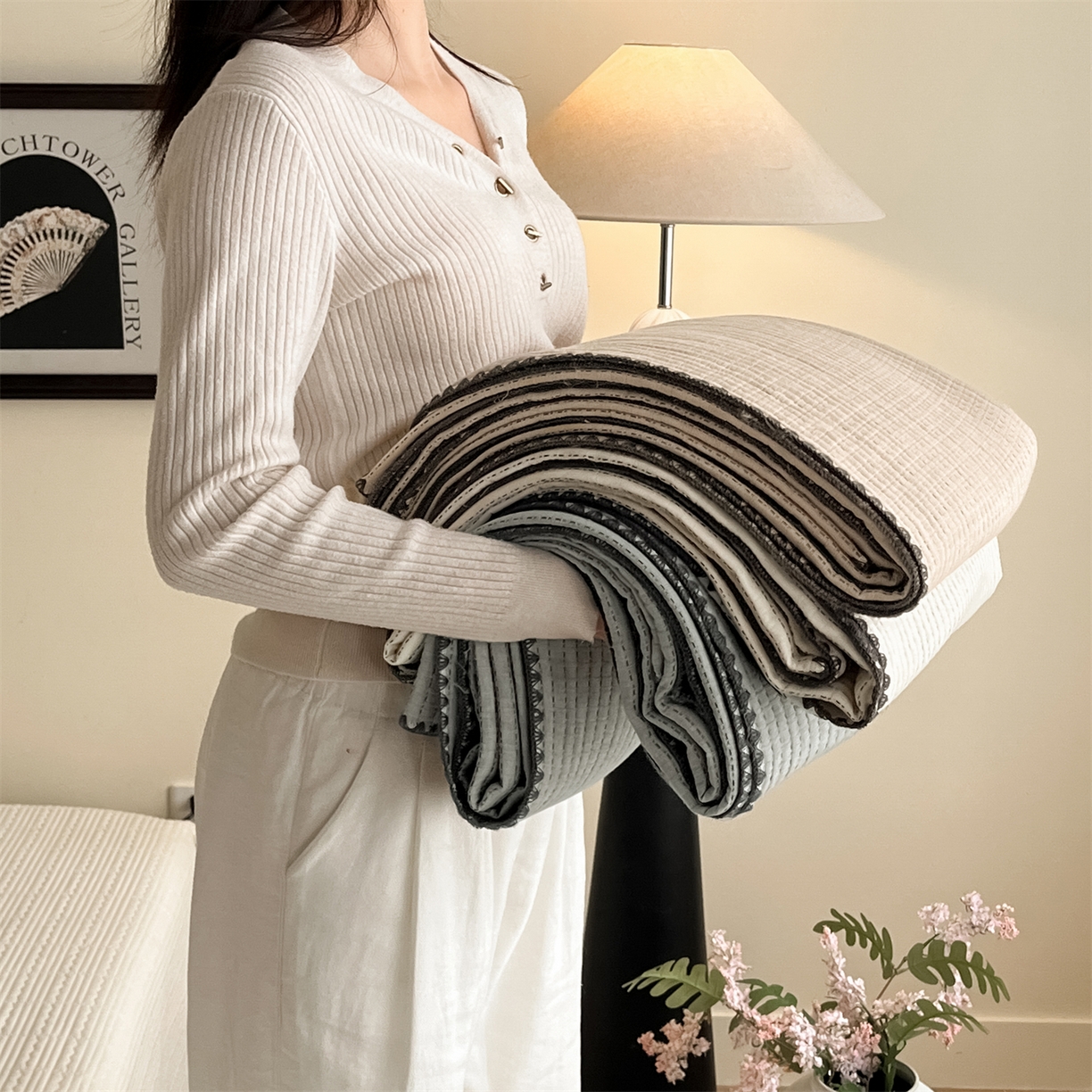 91家纺网 家纺一手货源 找家纺 （总）三朵家纺 2026春夏新款全棉纯棉双层纱夹棉三明治夏被毯子午休毯多功能夏被夏凉被空调被