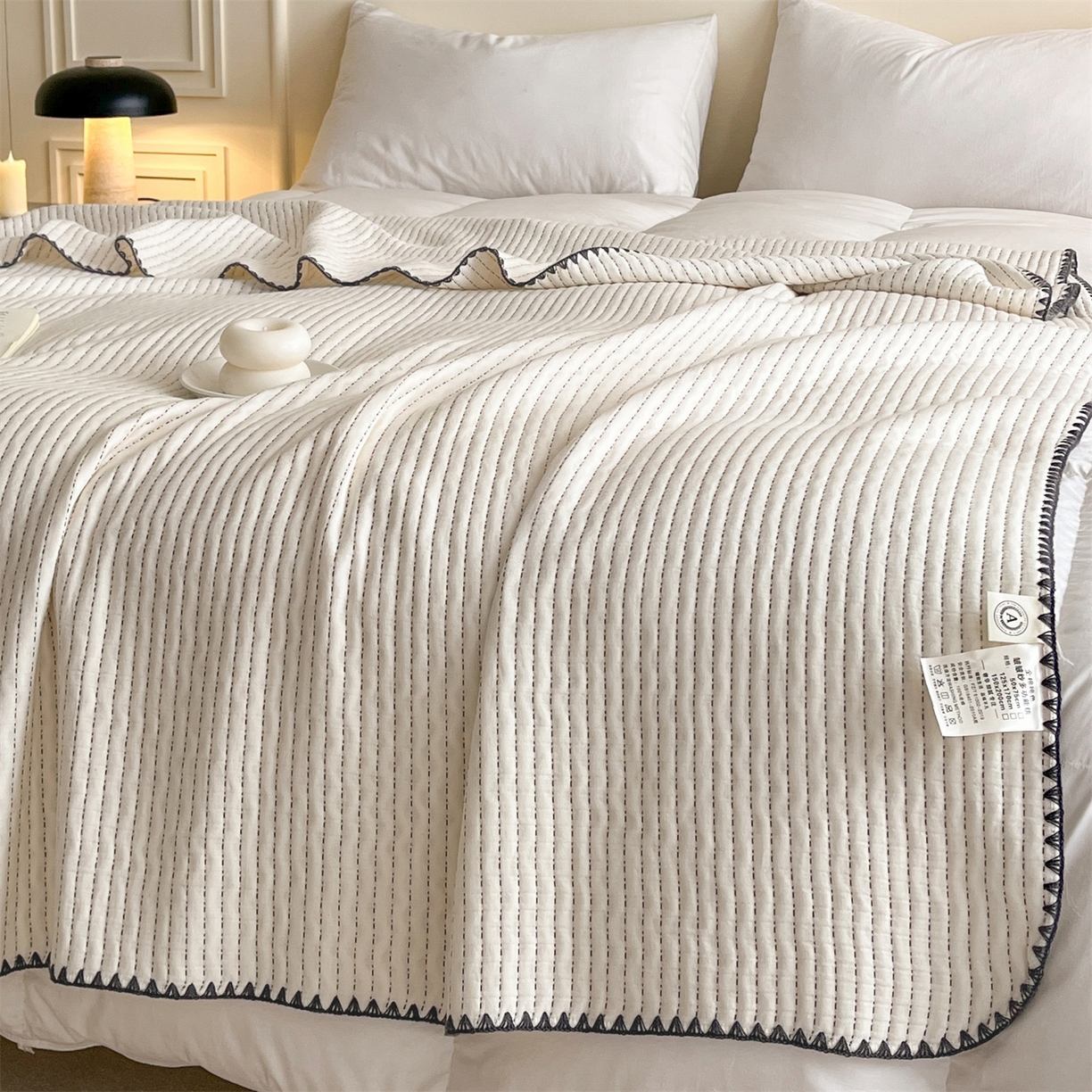 91家纺网 家纺一手货源 找家纺 三朵家纺 2026春夏新款全棉纯棉双层纱夹棉三明治夏被毯子午休毯多功能夏被夏凉被空调被 白月光