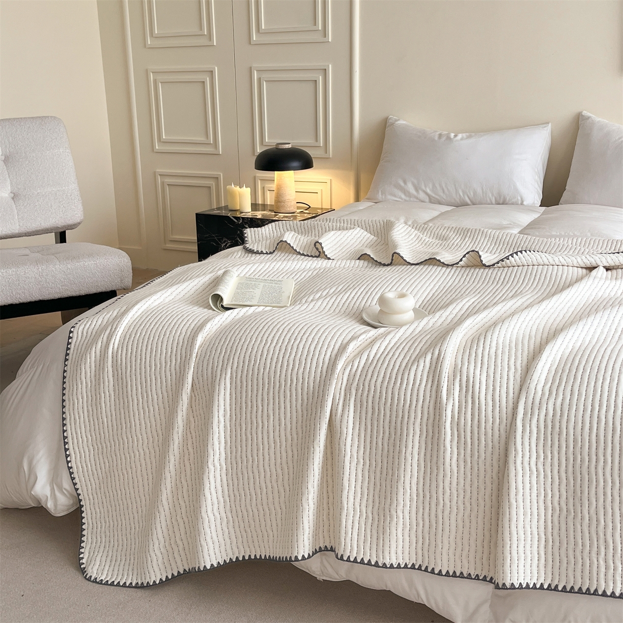 91家纺网 家纺一手货源 找家纺 三朵家纺 2026春夏新款全棉纯棉双层纱夹棉三明治夏被毯子午休毯多功能夏被夏凉被空调被 白月光