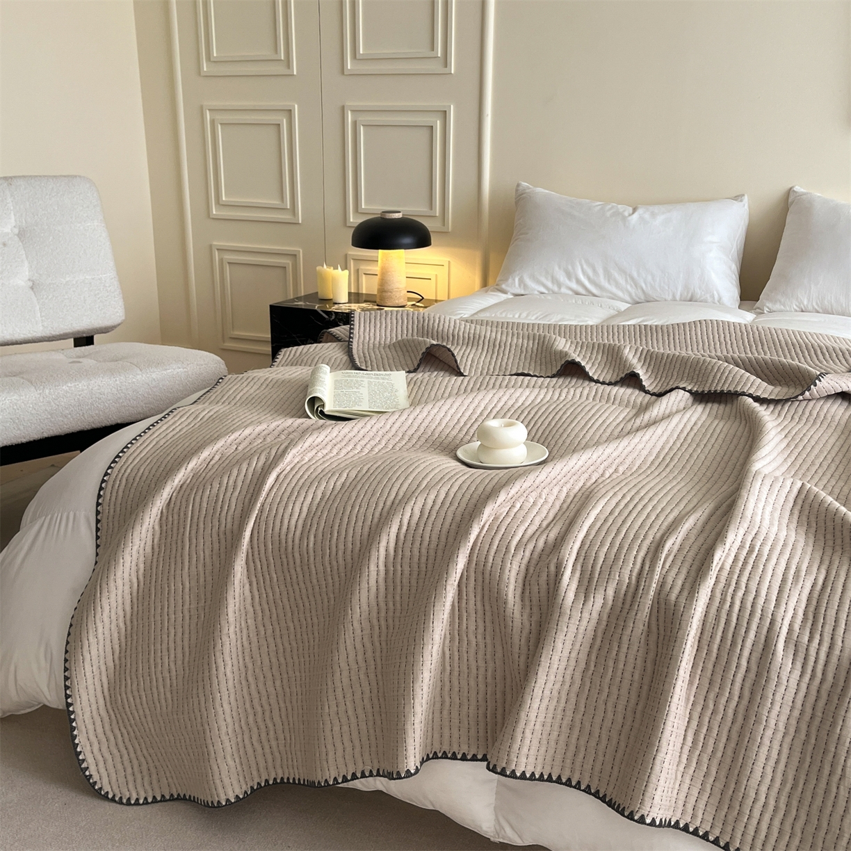 91家纺网 家纺一手货源 找家纺 三朵家纺 2026春夏新款全棉纯棉双层纱夹棉三明治夏被毯子午休毯多功能夏被夏凉被空调被 奶茶