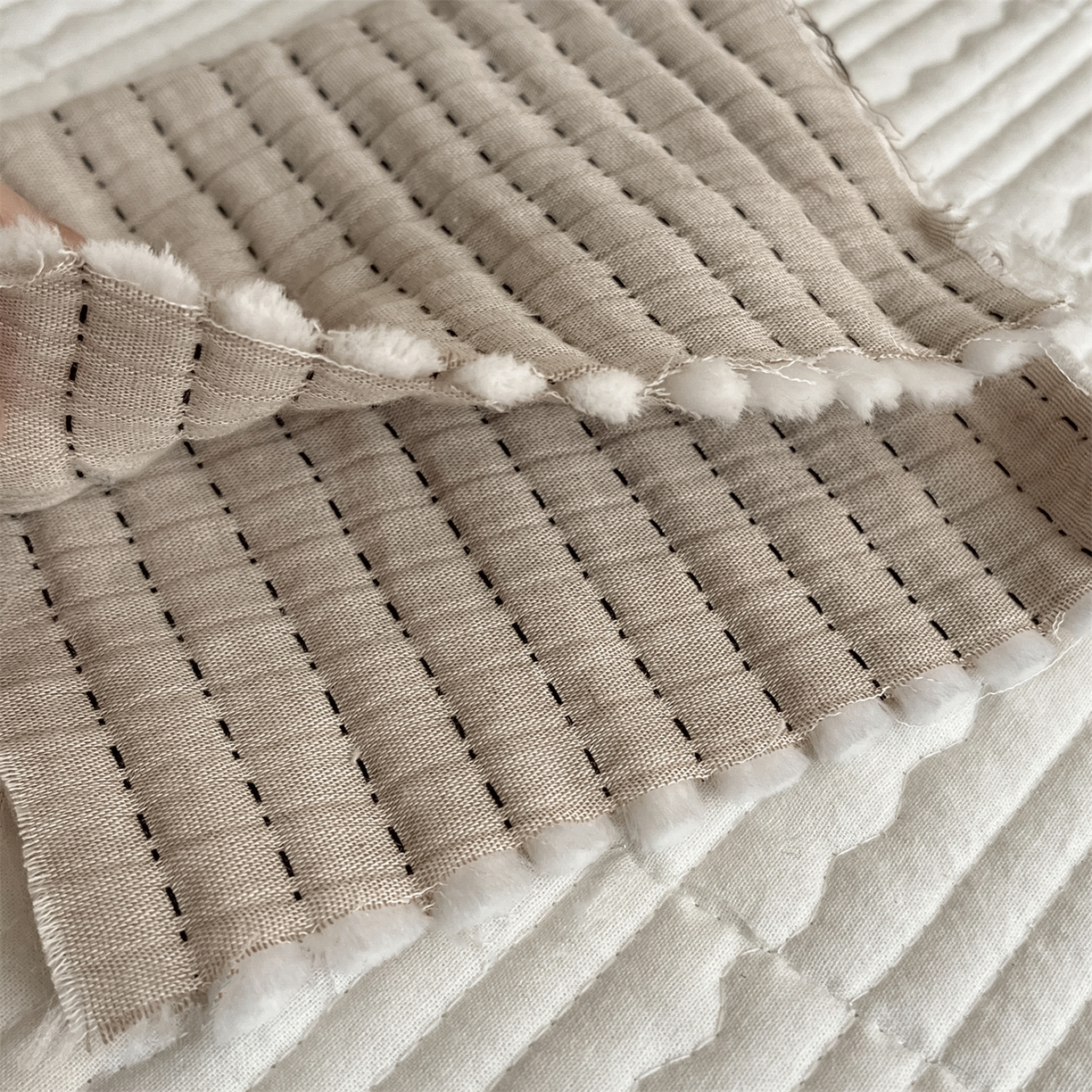 91家纺网 家纺一手货源 找家纺 三朵家纺 2026春夏新款全棉纯棉双层纱夹棉三明治夏被毯子午休毯多功能夏被夏凉被空调被 组合图仅供展示不可下单