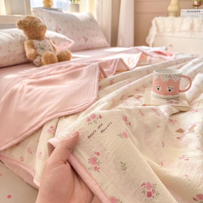 91家纺网 家纺一手货源 找家纺 爱屋及屋 2026新款双层纱小包边棉花夏被【含买家秀】 玫瑰熊