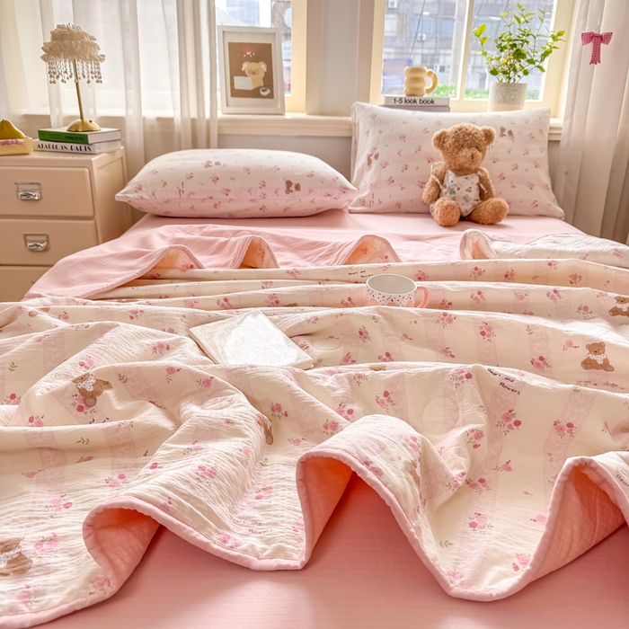 91家纺网 家纺一手货源 找家纺 爱屋及屋 2026新款双层纱小包边棉花夏被【含买家秀】 玫瑰熊