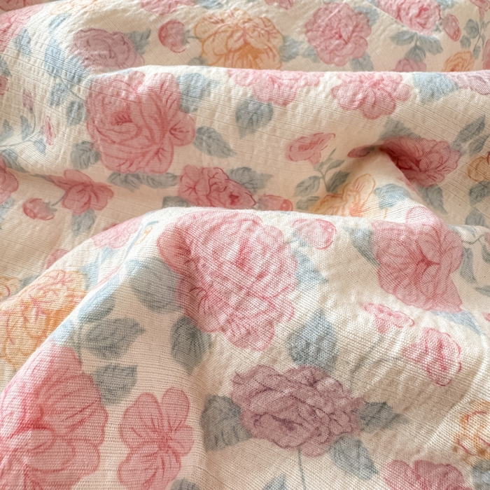 91家纺网 家纺一手货源 找家纺 爱屋及屋 2026新款双层纱小包边棉花夏被【含买家秀】 春风里