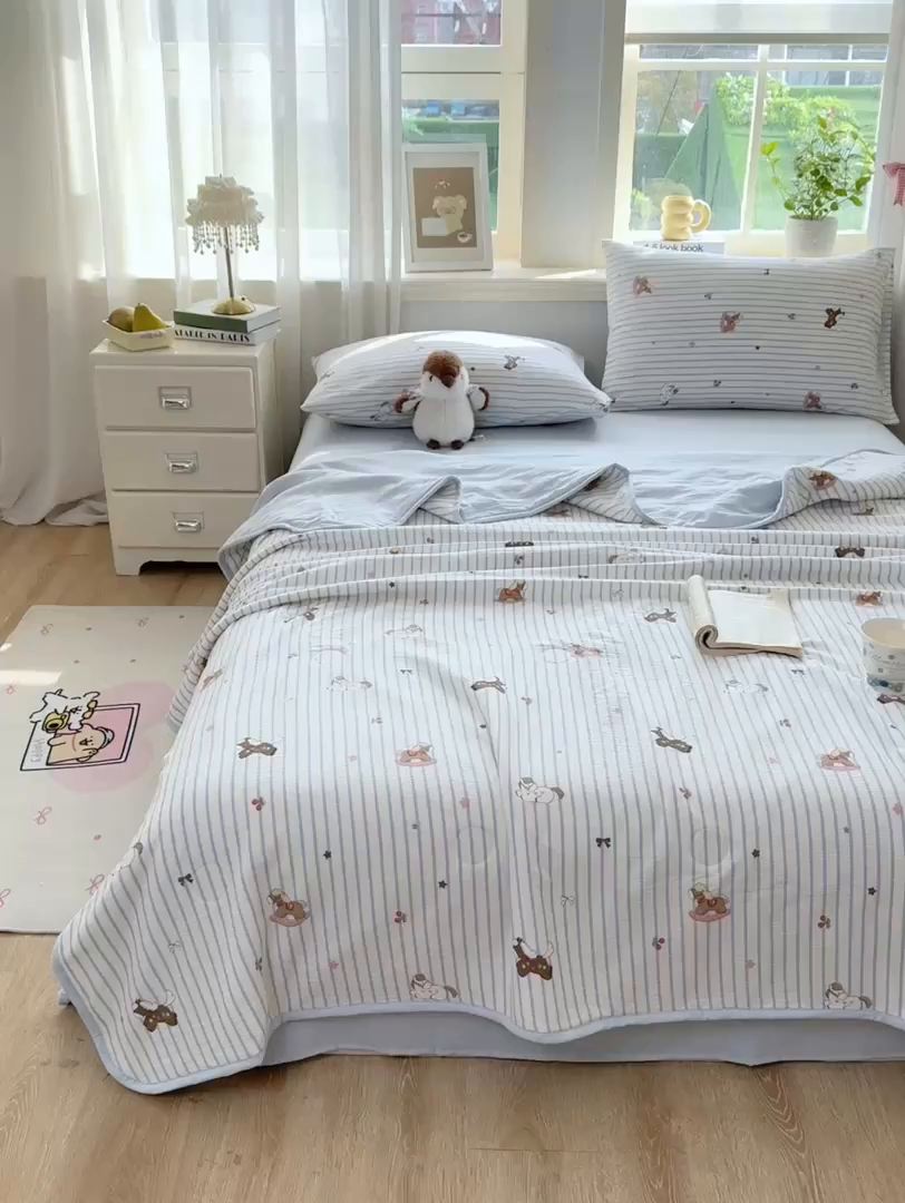 91家纺网 家纺一手货源 找家纺 爱屋及屋 2026新款双层纱小包边棉花夏被【含买家秀】 竖条小马