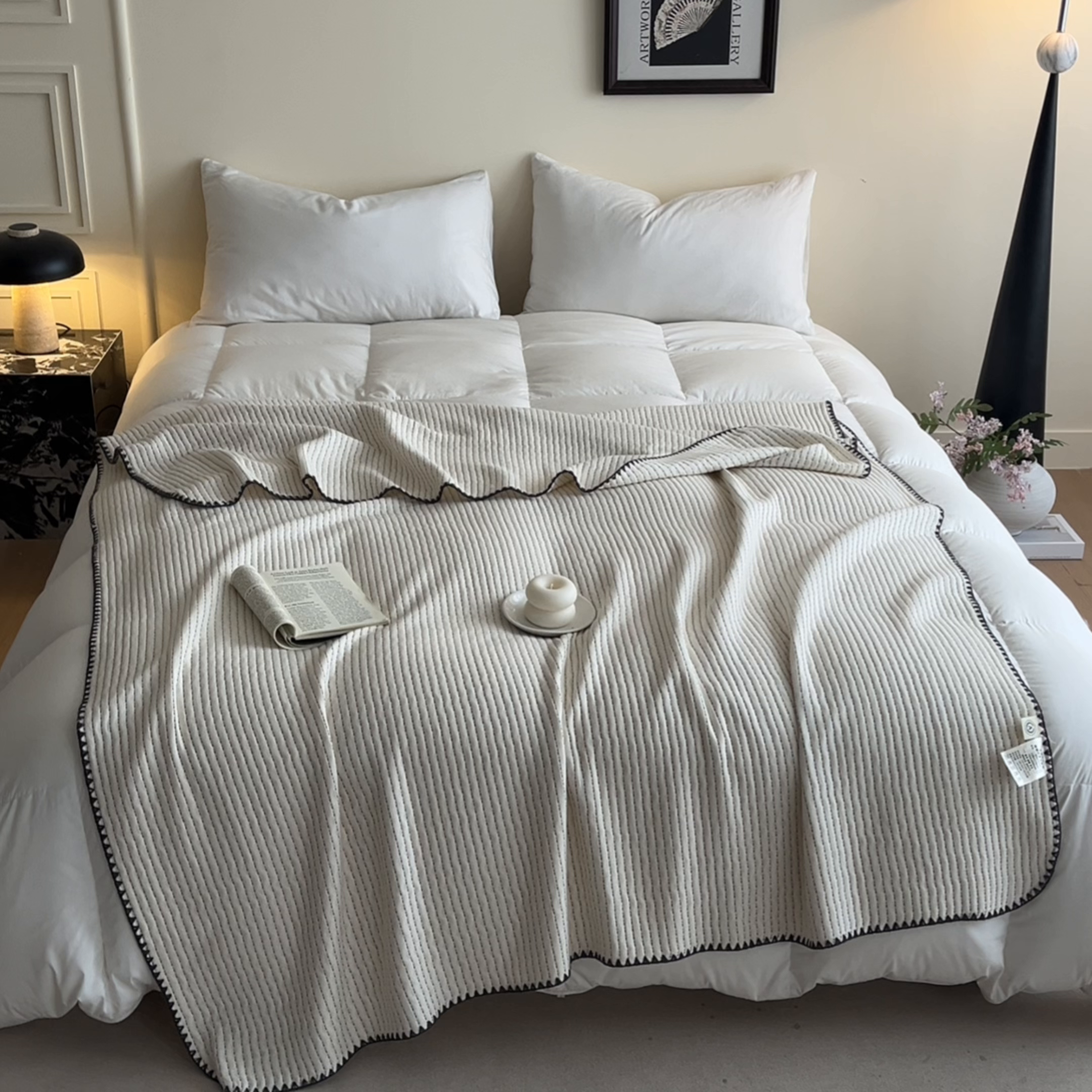 91家纺网 家纺一手货源 找家纺 三朵家纺 2026春夏新款全棉纯棉双层纱夹棉三明治夏被毯子午休毯多功能夏被夏凉被空调被 白月光