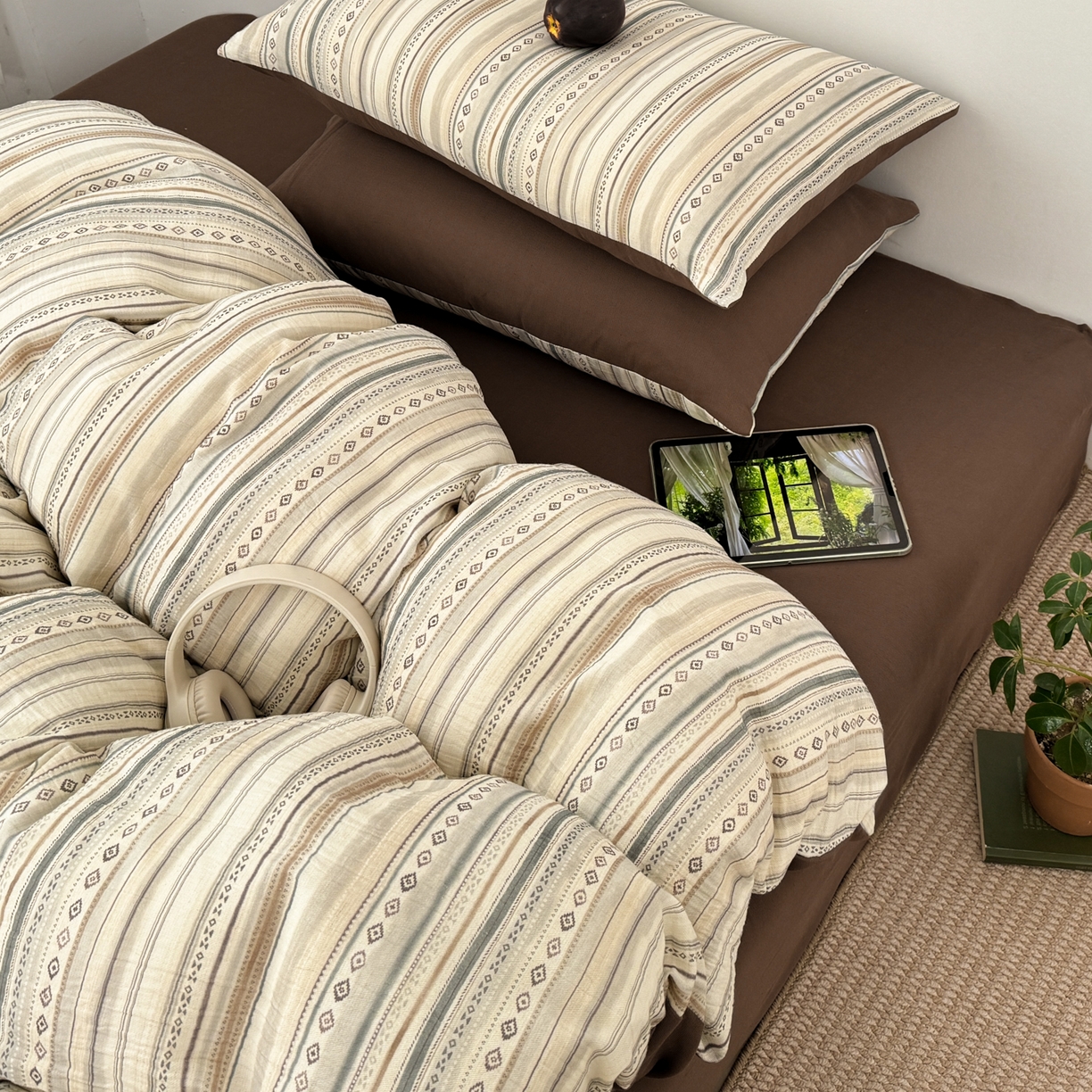 91家纺网 家纺一手货源 找家纺 三朵家纺 2026春夏新款纯天然棉麻舒适简约风四件套 布拉德