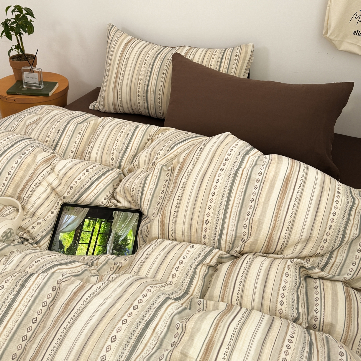 91家纺网 家纺一手货源 找家纺 三朵家纺 2026春夏新款纯天然棉麻舒适简约风四件套 布拉德