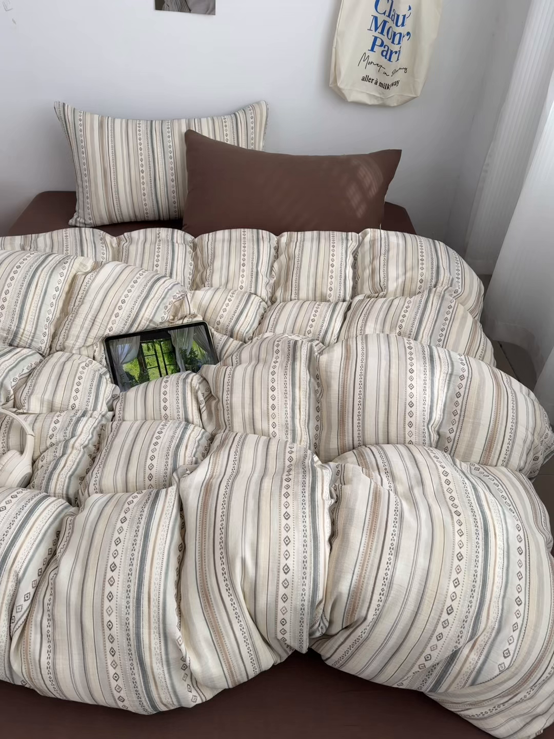 91家纺网 家纺一手货源 找家纺 三朵家纺 2026春夏新款纯天然棉麻舒适简约风四件套 布拉德