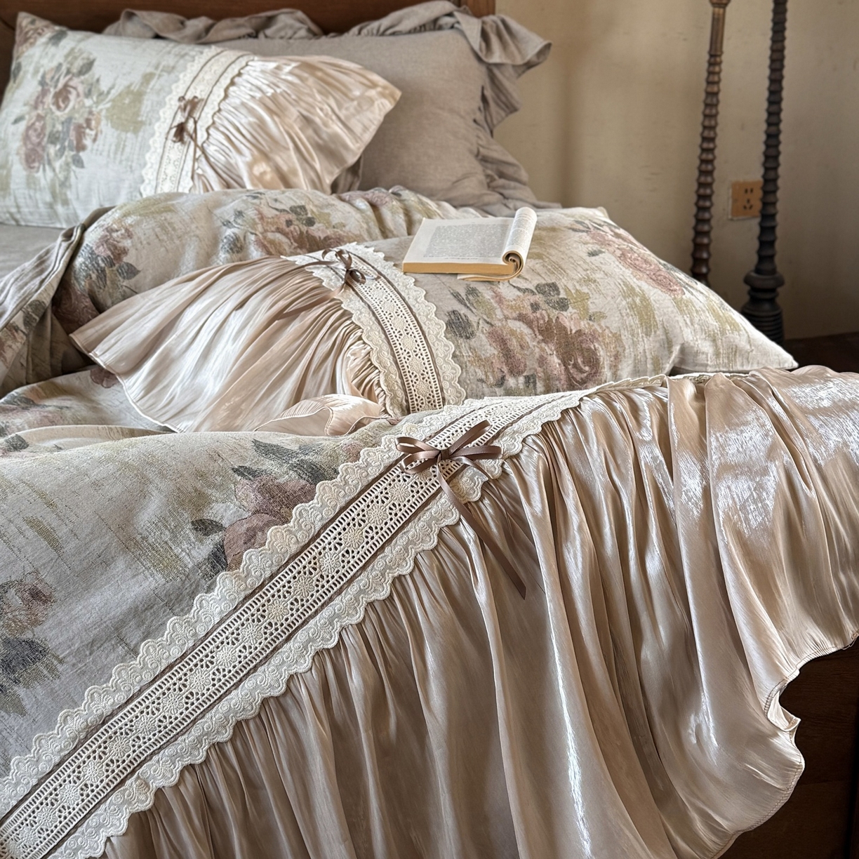 91家纺网 家纺一手货源 找家纺 （总）佳汐蓝家纺 2026新款复古棉麻印花法式花边四件套-花未眠（控价：卷后不低于398元）