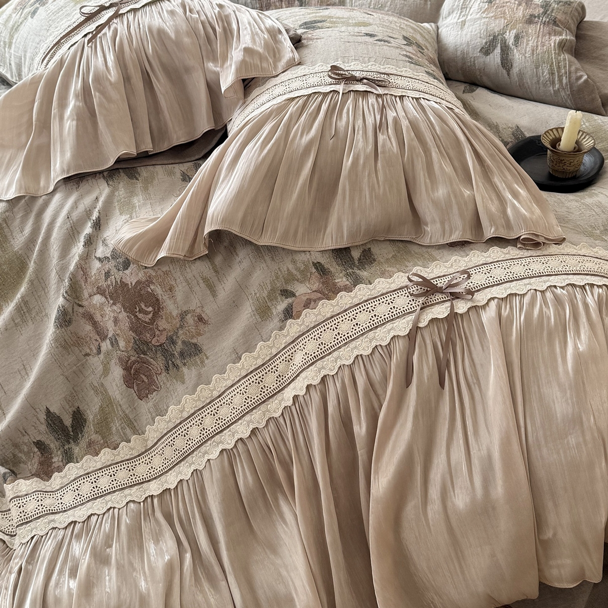 91家纺网 家纺一手货源 找家纺 （总）佳汐蓝家纺 2026新款复古棉麻印花法式花边四件套-花未眠（控价：卷后不低于398元）