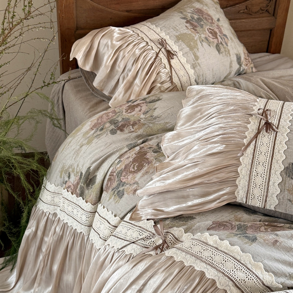 91家纺网 家纺一手货源 找家纺 （总）佳汐蓝家纺 2026新款复古棉麻印花法式花边四件套-花未眠（控价：卷后不低于398元）