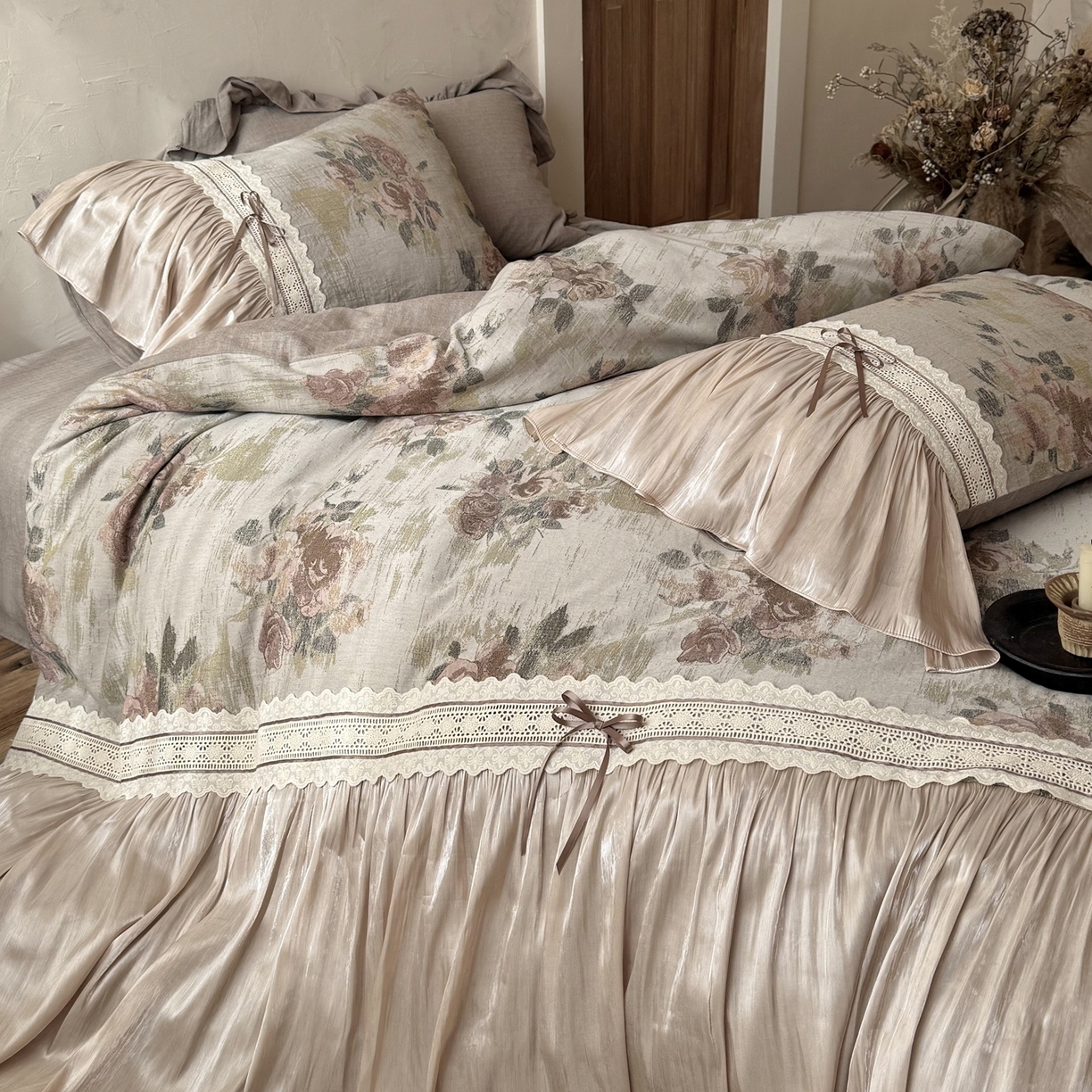 91家纺网 家纺一手货源 找家纺 （总）佳汐蓝家纺 2026新款复古棉麻印花法式花边四件套-花未眠（控价：卷后不低于398元）