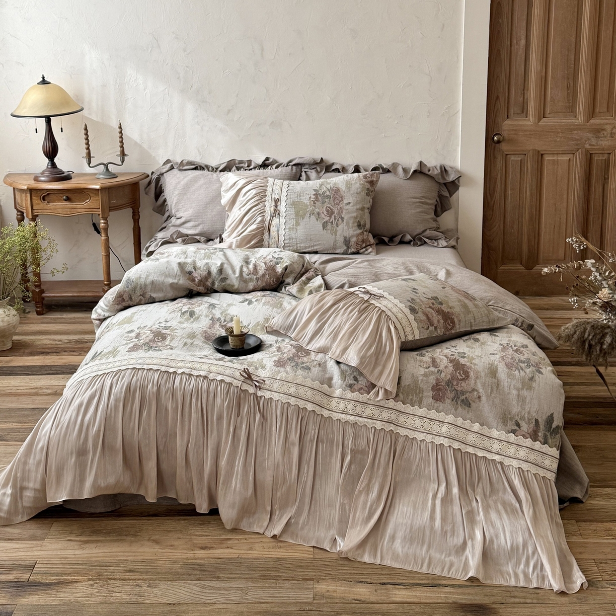 91家纺网 家纺一手货源 找家纺 （总）佳汐蓝家纺 2026新款复古棉麻印花法式花边四件套-花未眠（控价：卷后不低于398元）