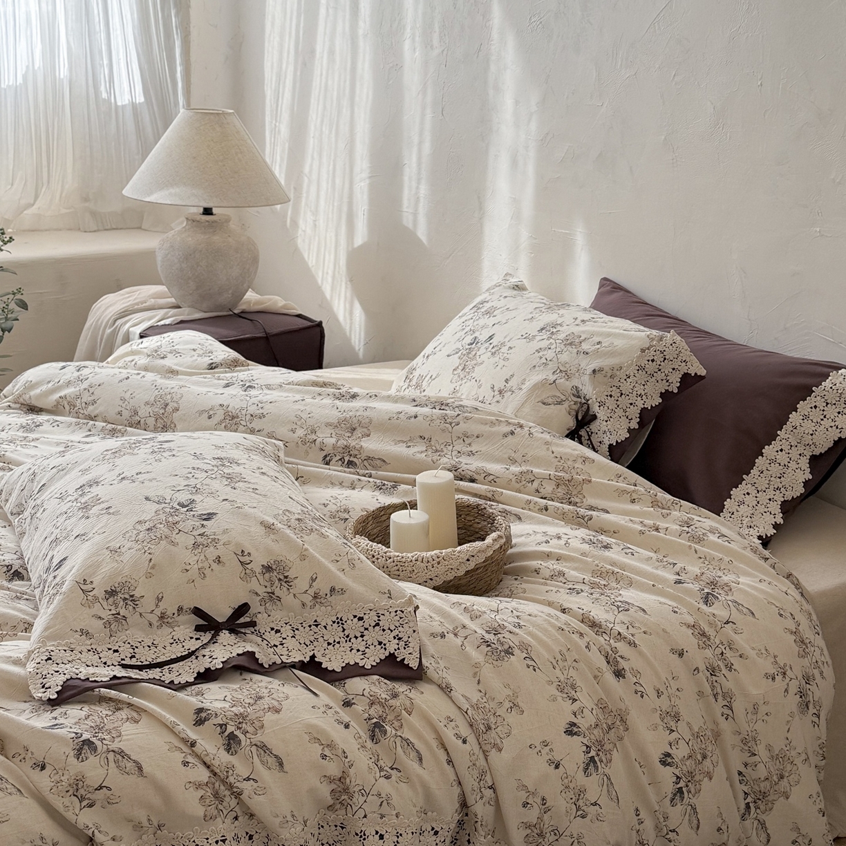 91家纺网 家纺一手货源 找家纺 （总）佳汐蓝家纺 2026新款复古棉麻印花法式订制花边四件套-山茶左岸（控价：卷后不低于398元）