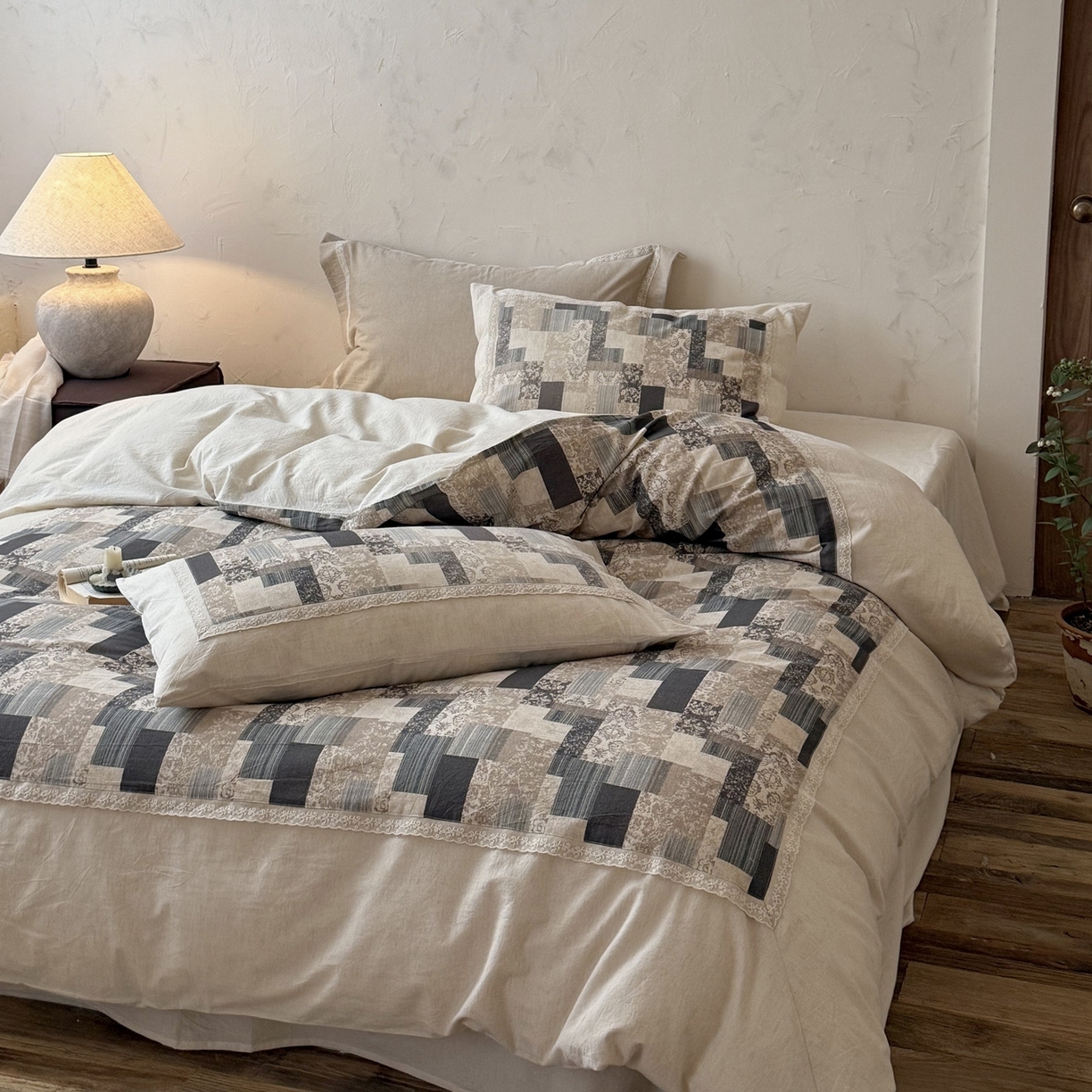 91家纺网 家纺一手货源 找家纺 （总）佳汐蓝家纺 2026新款复古棉麻印花韩式小花边四件套-知野（控价：卷后不低于398元）