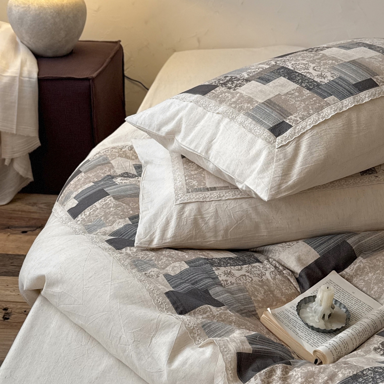 91家纺网 家纺一手货源 找家纺 （总）佳汐蓝家纺 2026新款复古棉麻印花韩式小花边四件套-知野（控价：卷后不低于398元）