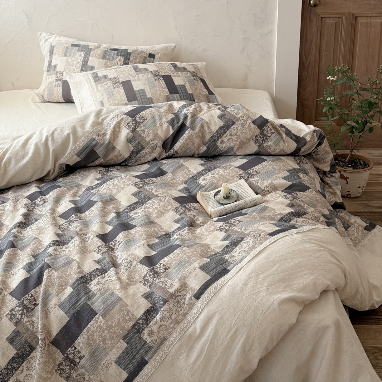 91家纺网 家纺一手货源 找家纺 （总）佳汐蓝家纺 2026新款复古棉麻印花韩式小花边四件套-知野（控价：卷后不低于398元）