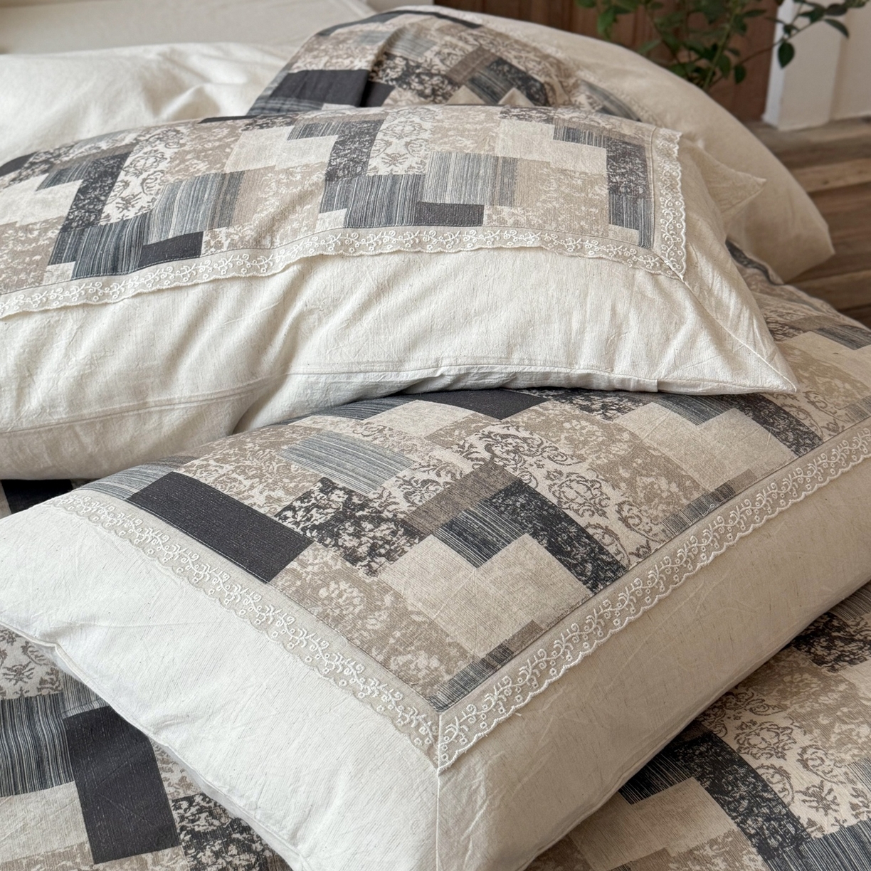 91家纺网 家纺一手货源 找家纺 （总）佳汐蓝家纺 2026新款复古棉麻印花韩式小花边四件套-知野（控价：卷后不低于398元）