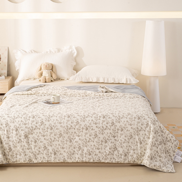 91家纺网 家纺一手货源 找家纺 米乐被业 2026新款仿棉凉感夏被被子被芯 花季物语