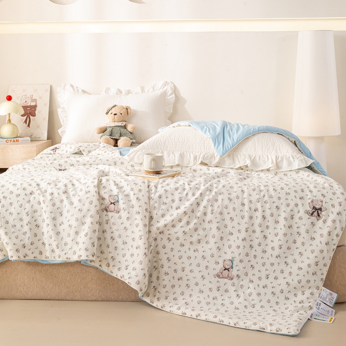 91家纺网 家纺一手货源 找家纺 米乐被业 2026新款仿棉凉感夏被被子被芯 花间小熊