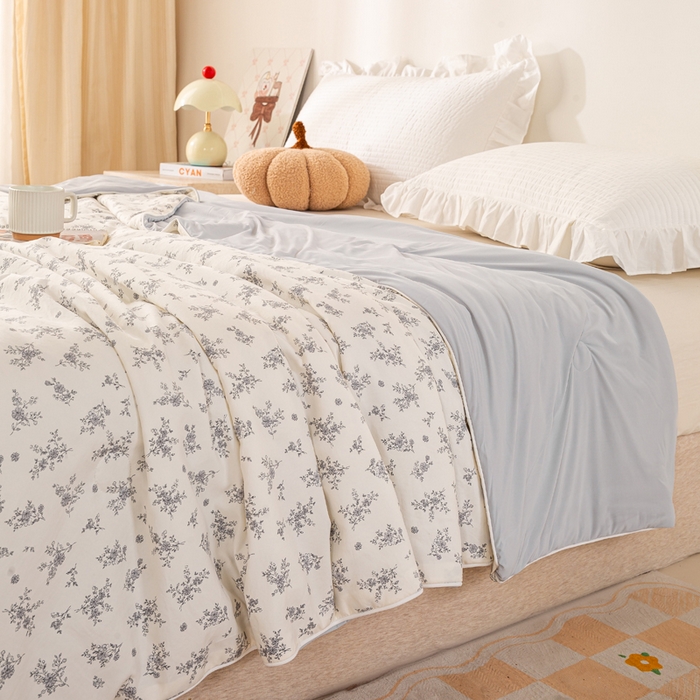 91家纺网 家纺一手货源 找家纺 米乐被业 2026新款仿棉凉感夏被被子被芯 花语