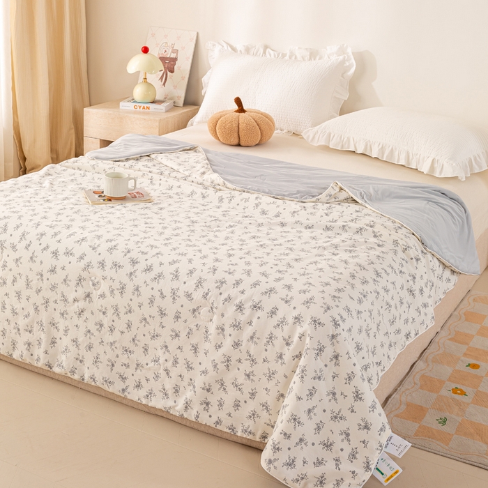 91家纺网 家纺一手货源 找家纺 米乐被业 2026新款仿棉凉感夏被被子被芯 花语