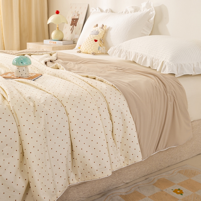 91家纺网 家纺一手货源 找家纺 米乐被业 2026新款仿棉凉感夏被被子被芯 小波点