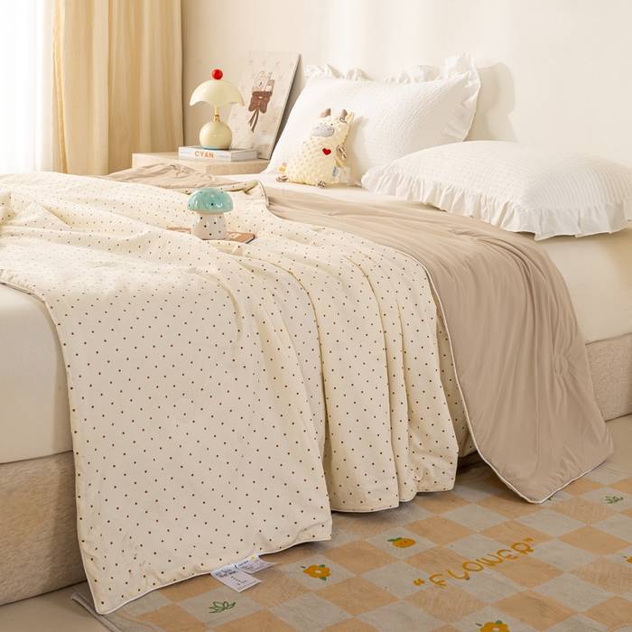 91家纺网 家纺一手货源 找家纺 米乐被业 2026新款仿棉凉感夏被被子被芯 小波点