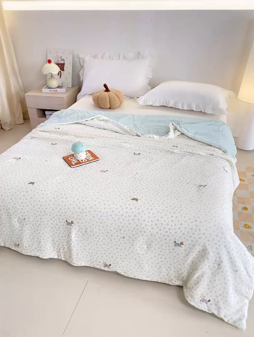 91家纺网 家纺一手货源 找家纺 米乐被业 2026新款仿棉凉感夏被被子被芯 腊肠小狗