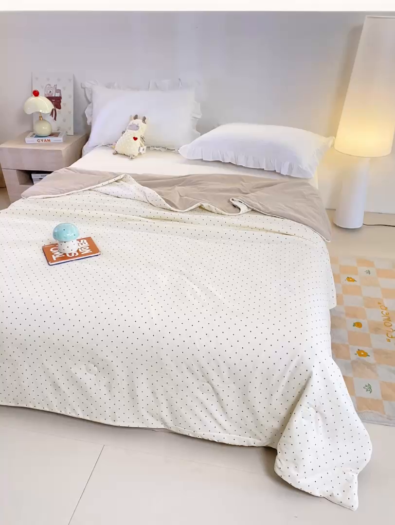 91家纺网 家纺一手货源 找家纺 米乐被业 2026新款仿棉凉感夏被被子被芯 小波点