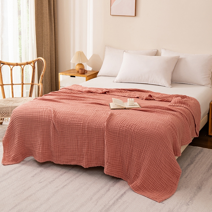 91家纺网 家纺一手货源 找家纺 萌飞 2026新款四层纱素色夏被被子被芯 毛巾被红色