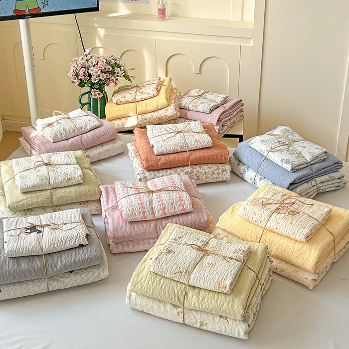 91家纺网 家纺一手货源 找家纺 一比一 2026春夏新款泡芙棉泡芙纱印花四件套-简单款 组合图仅供展示不可下单