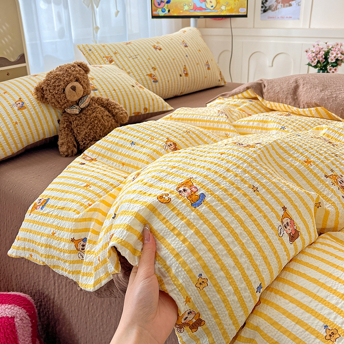 91家纺网 家纺一手货源 找家纺 一比一 2026春夏新款泡芙棉泡芙纱印花四件套-简单款 哈咯星人