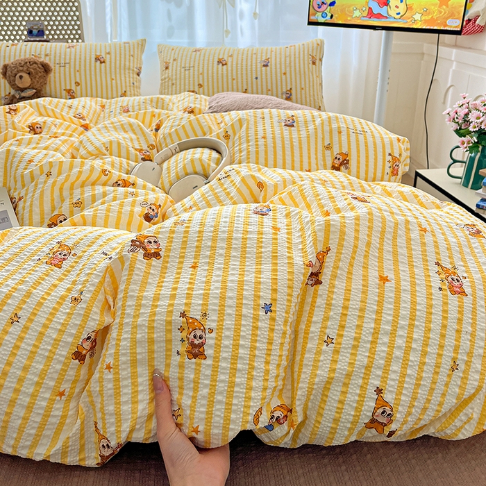 91家纺网 家纺一手货源 找家纺 一比一 2026春夏新款泡芙棉泡芙纱印花四件套-简单款 哈咯星人