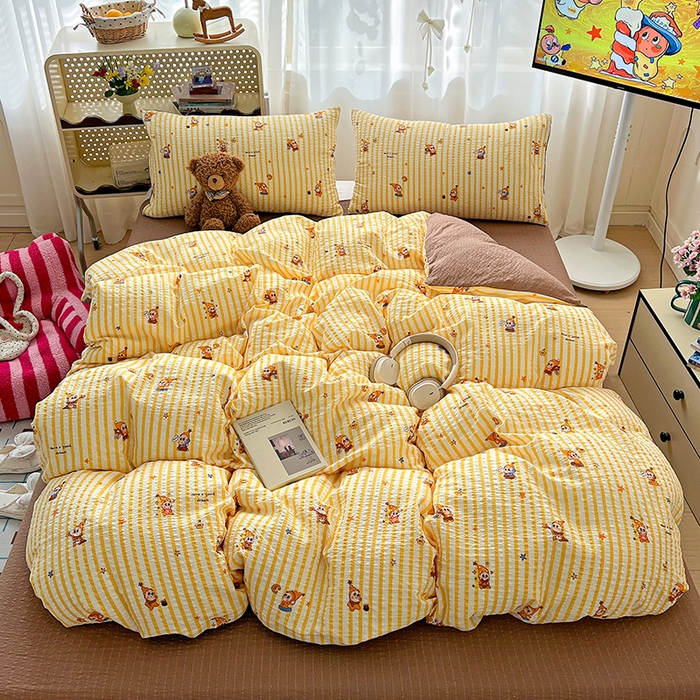 91家纺网 家纺一手货源 找家纺 一比一 2026春夏新款泡芙棉泡芙纱印花四件套-简单款 哈咯星人