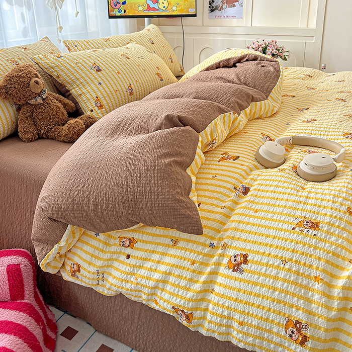 91家纺网 家纺一手货源 找家纺 一比一 2026春夏新款泡芙棉泡芙纱印花四件套-简单款 哈咯星人