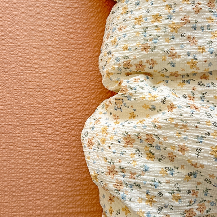 91家纺网 家纺一手货源 找家纺 一比一 2026春夏新款泡芙棉泡芙纱印花四件套-简单款 花间赋