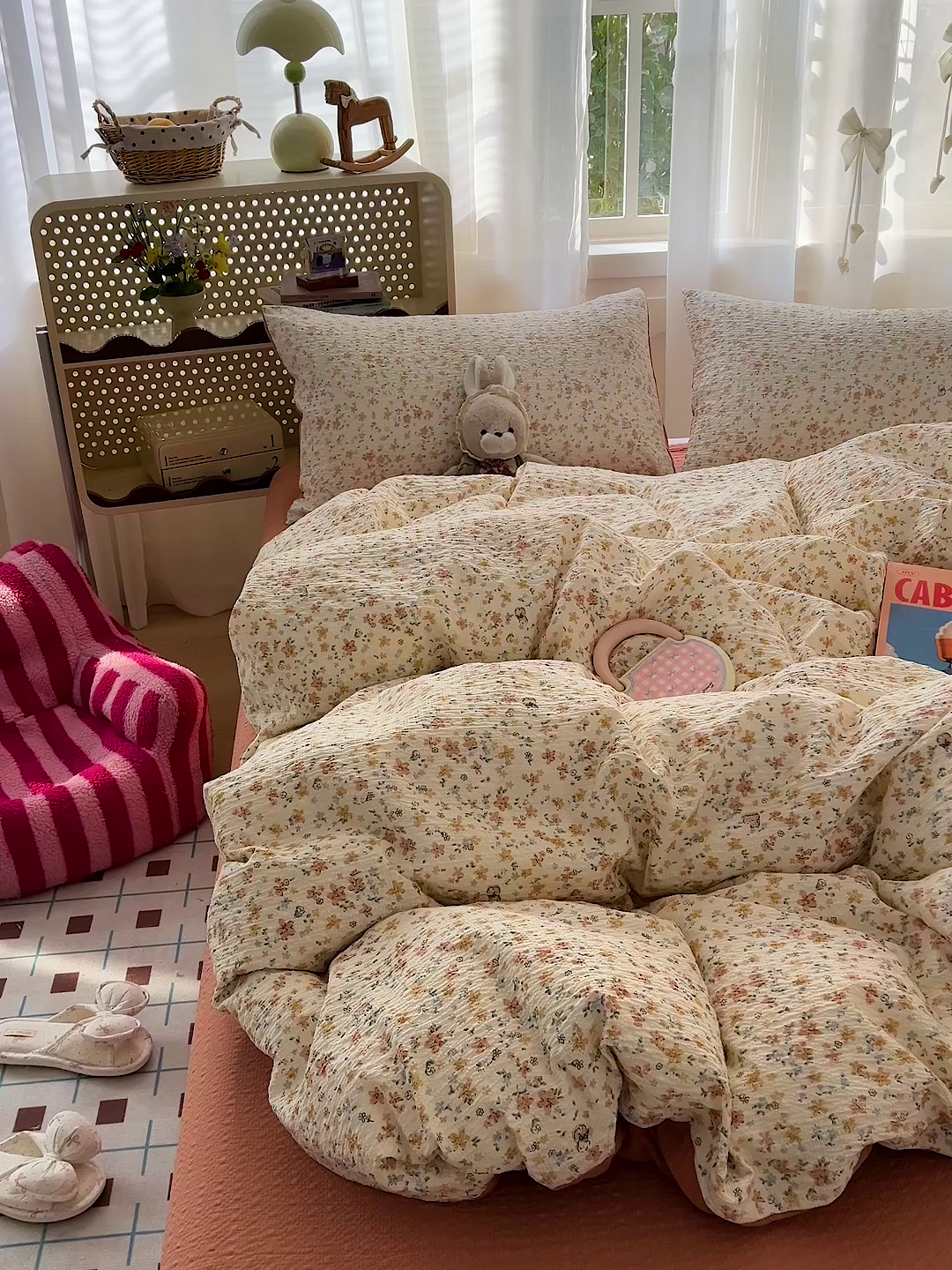 91家纺网 家纺一手货源 找家纺 一比一 2026春夏新款泡芙棉泡芙纱印花四件套-简单款 花间赋