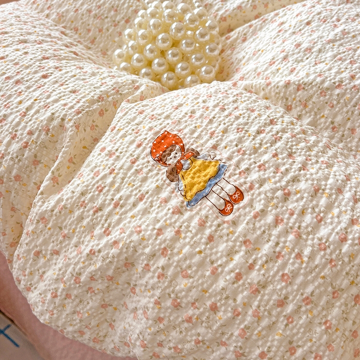 91家纺网 家纺一手货源 找家纺 一比一 2026春夏新款泡芙棉泡芙纱印花四件套-简单款 花影女孩