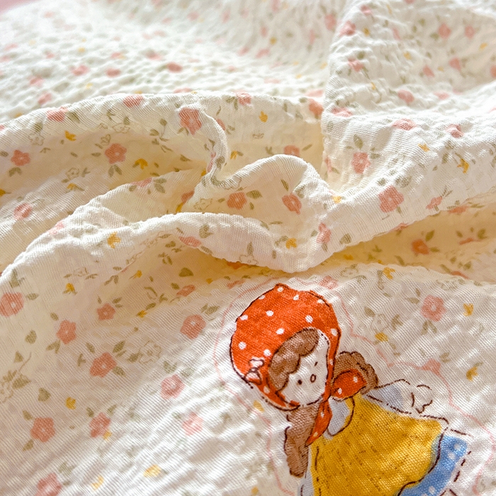 91家纺网 家纺一手货源 找家纺 一比一 2026春夏新款泡芙棉泡芙纱印花四件套-简单款 花影女孩