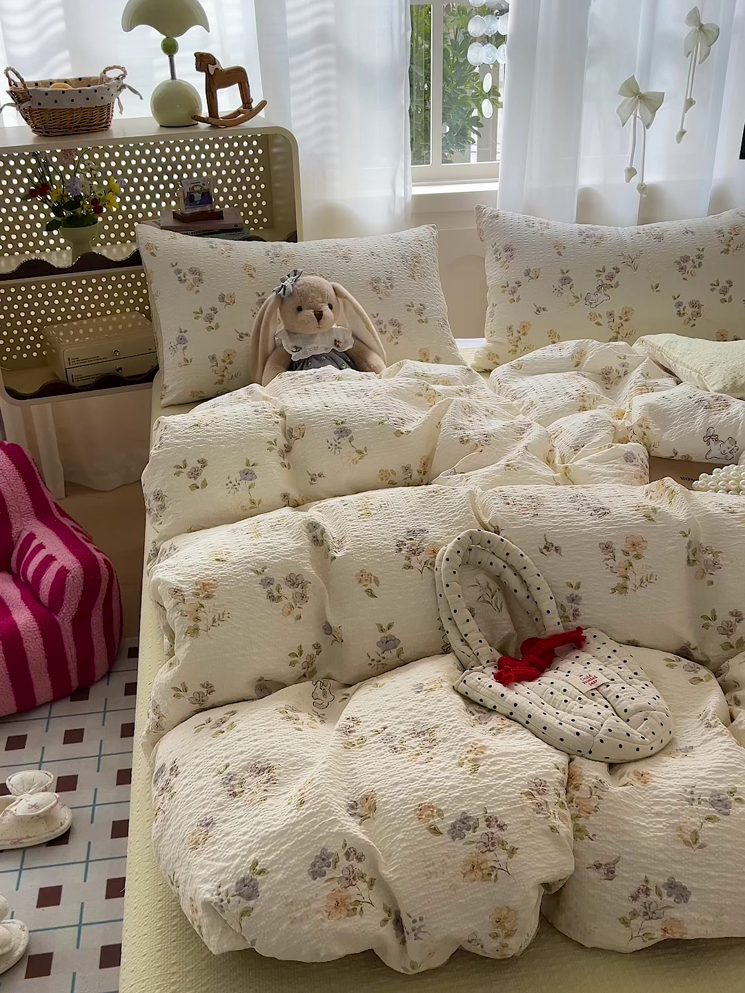 91家纺网 家纺一手货源 找家纺 一比一 2026春夏新款泡芙棉泡芙纱印花四件套-简单款 欢乐趴